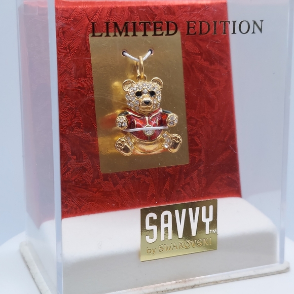 Vintage Savvy Collection Swarvoski Crystal Bear Pendant 1". - Picture 6 of 11
